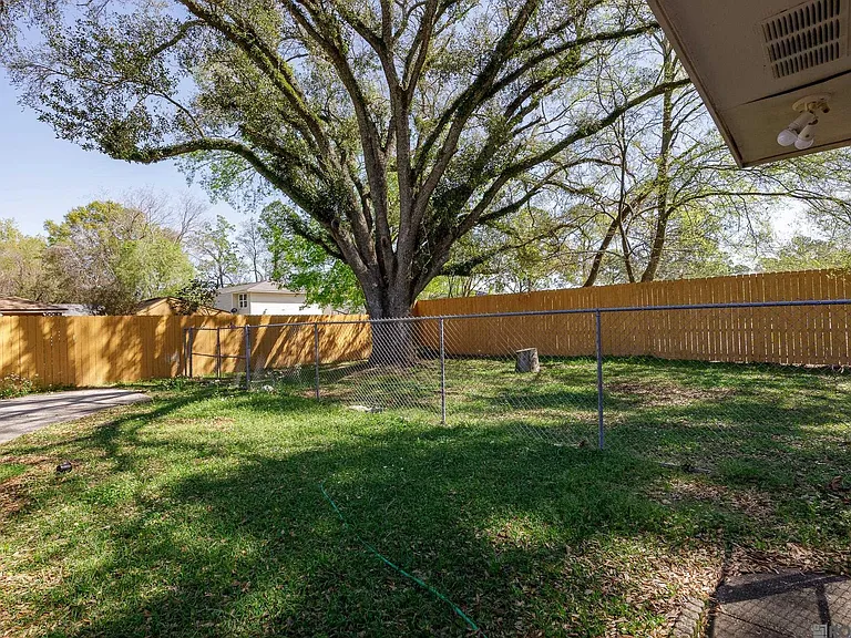 1891 Erlanger Dr — Photo 12