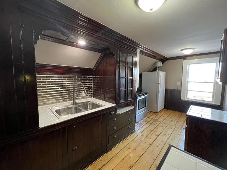 53 Messer St #C — Photo 9