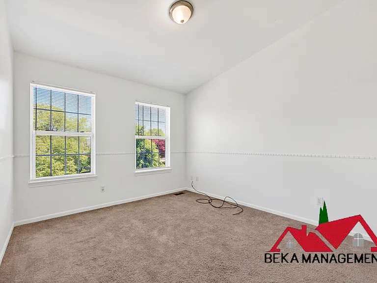 1100 Wildwood Ln — Photo 12