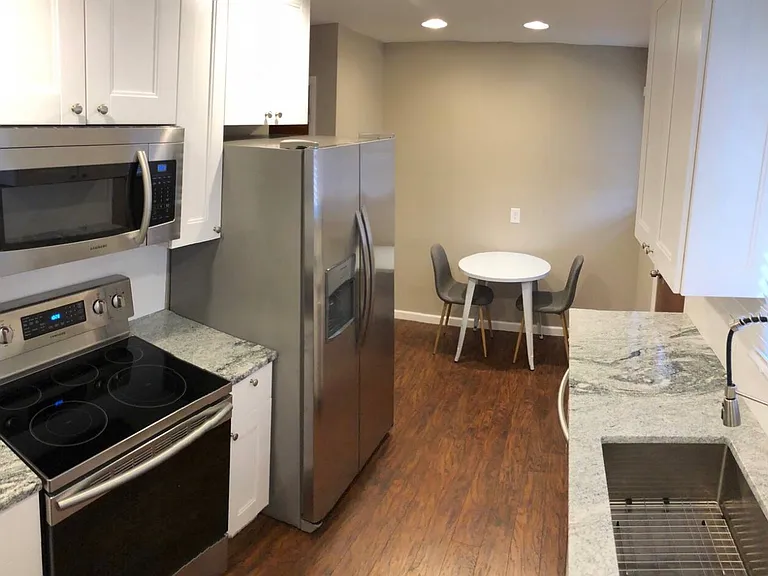 3082 Scottwood Rd — Photo 1