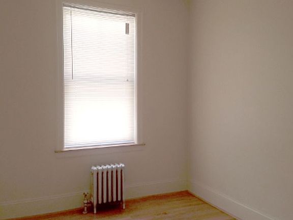 3rd image of 2020 W Berwyn Ave #1