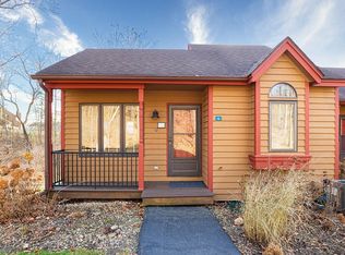 16 Oak Glen Dr, Galena, IL 61036