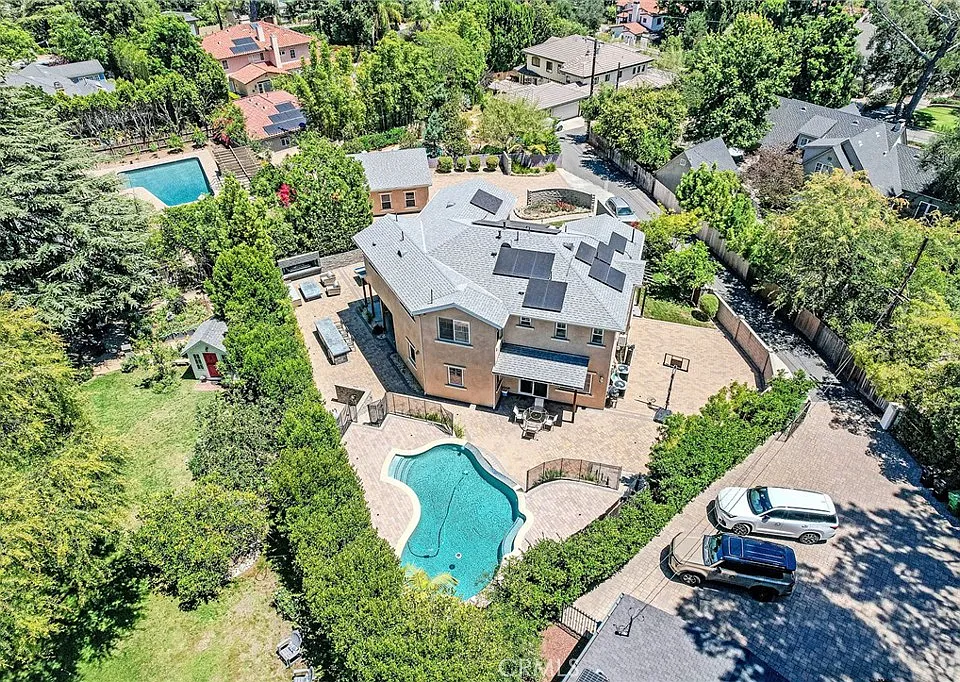 1217 Olive La Canada