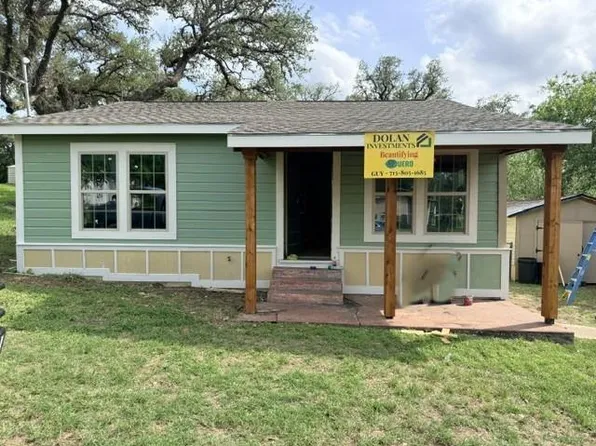 909 Moss Ln, Cuero, TX 77954