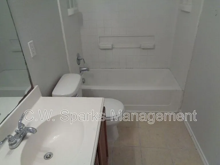 13651 Biggs St — Photo 31