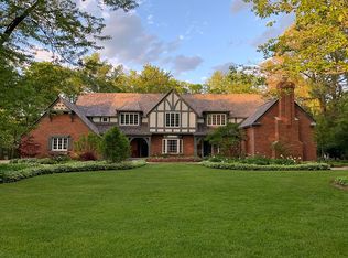 653 Rockefeller Rd, Lake Forest, IL 60045