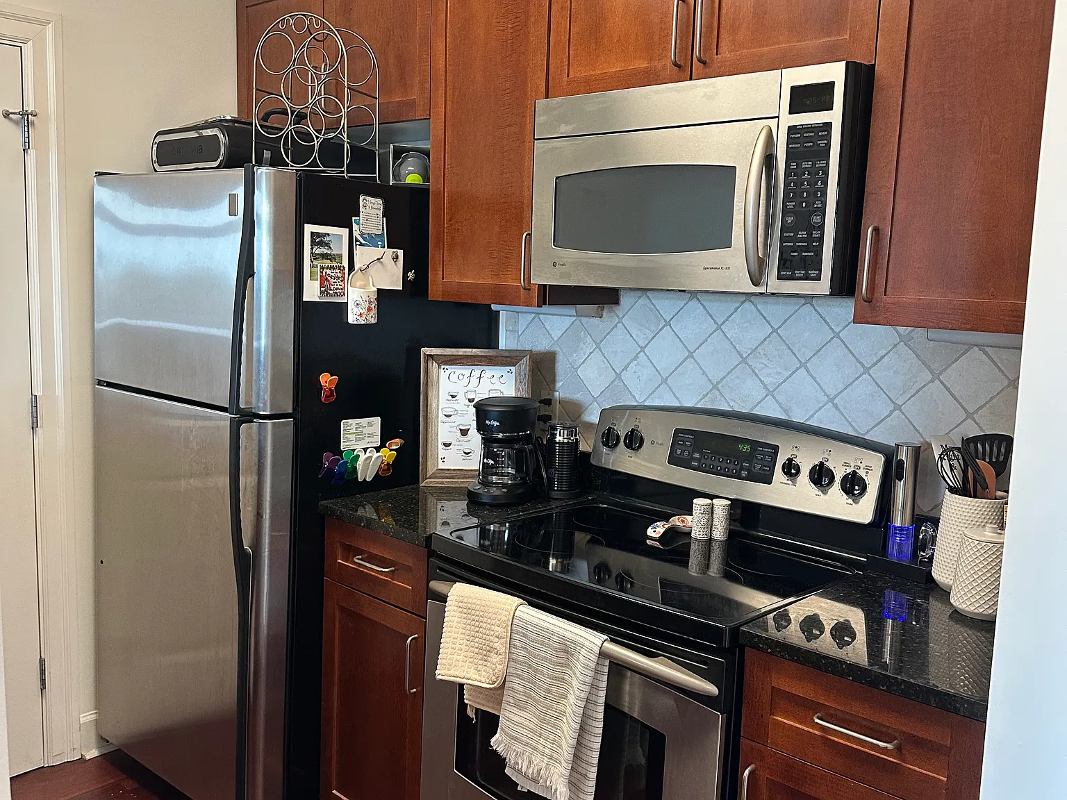 1 bed, 874 sqft, $2,000 — Photo 3