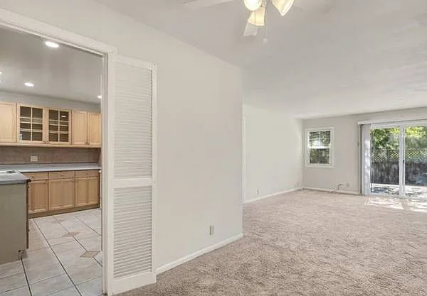 22086 Homestead Rd — Photo 9