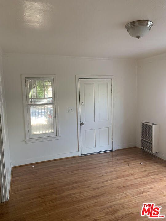 1st image of 129 Douglas St