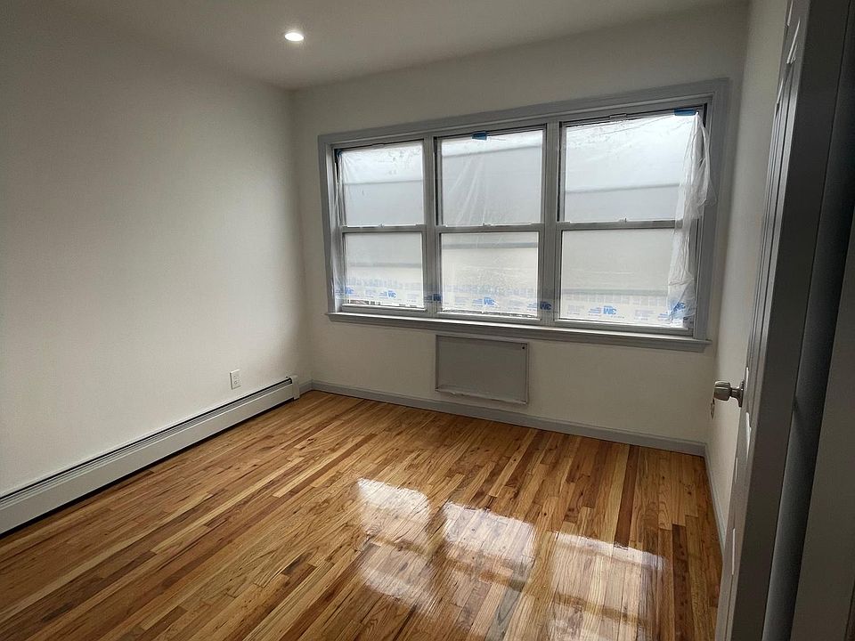 1st image of 10458 48th Ave Floor 3