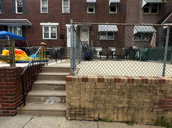 6018 Frontenac St, Philadelphia, PA 19149