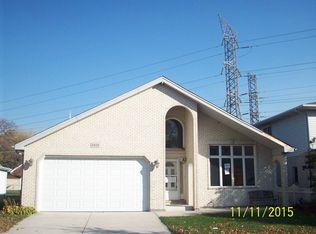 6609 Kane Ave, Hodgkins, IL 60525