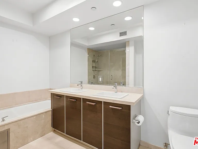 325 Arnaz Dr #201 — Photo 12