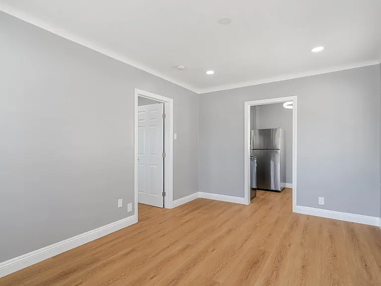 1051 Western Ave #C — Photo 5