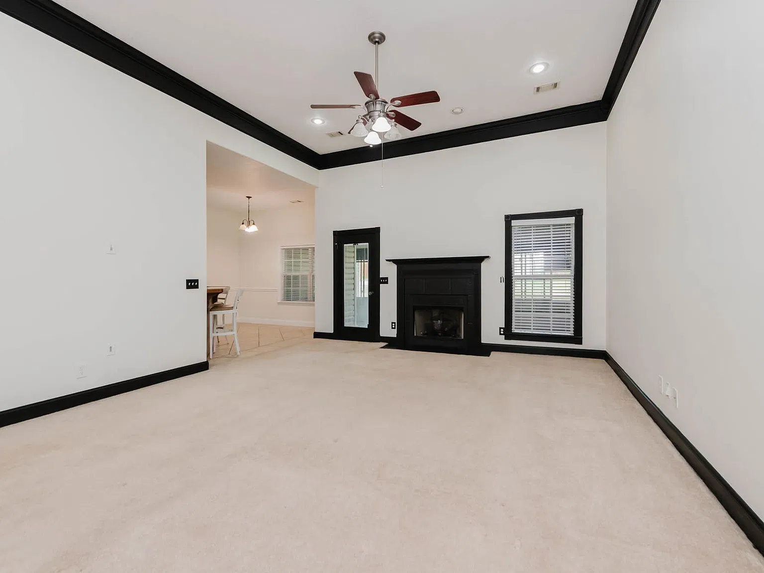 4 bed, 3.0 bath, 2388 sqft, $2,100 — Photo 3