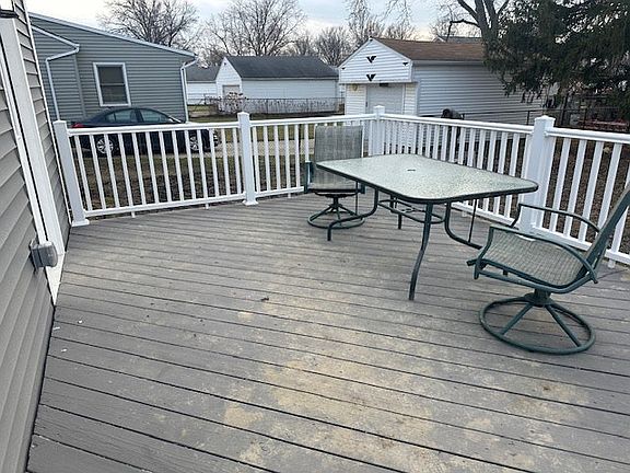 4th image of 3810 E 365th St