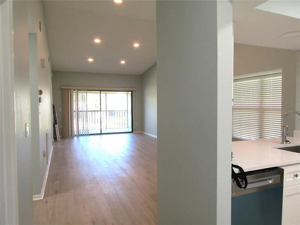 2 bed, 2.0 bath, 1072 sqft, $1,795 — Photo 4