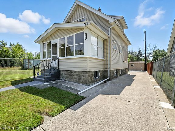 4th image of 1041 Adeline St