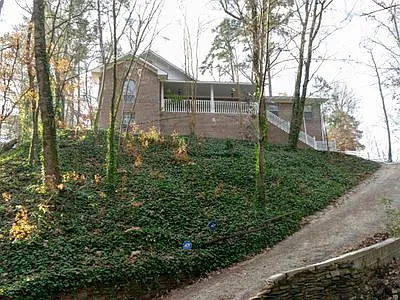 1633 Sunset Dr — Photo 9