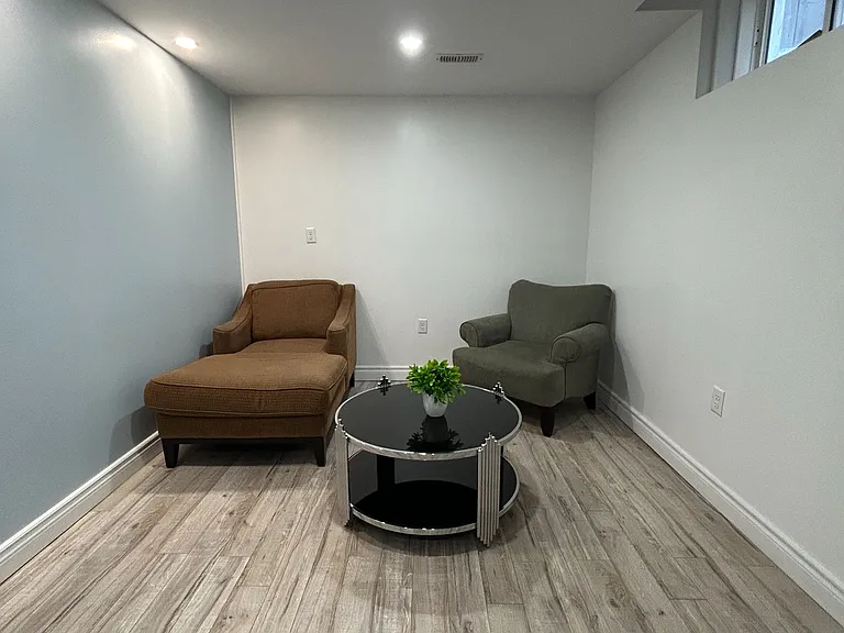2292 Buroak Dr #BASEMENT — Photo 6