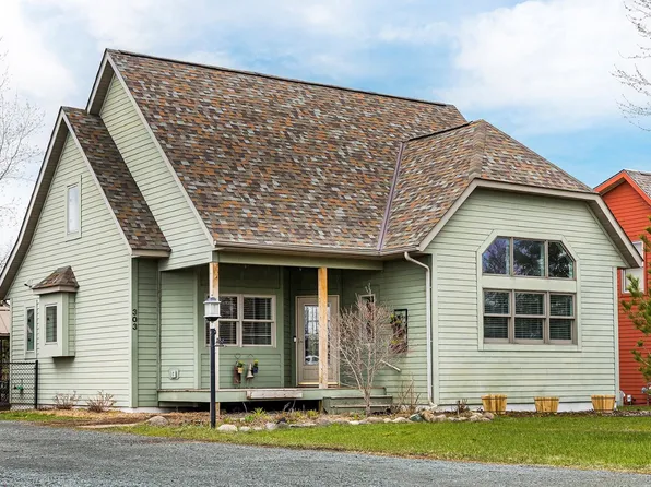 303 Meadow Lark Ln, Osceola, WI 54020