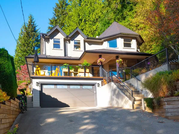 4592 Cove Cliff Rd, North Vancouver, BC V7G 1H6