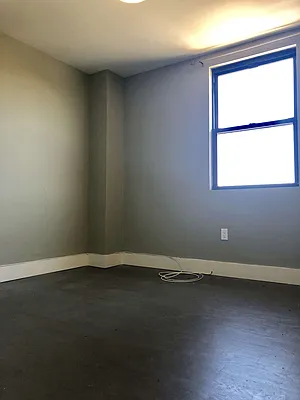 Rented by Nooklyn NYC LLC | media 18