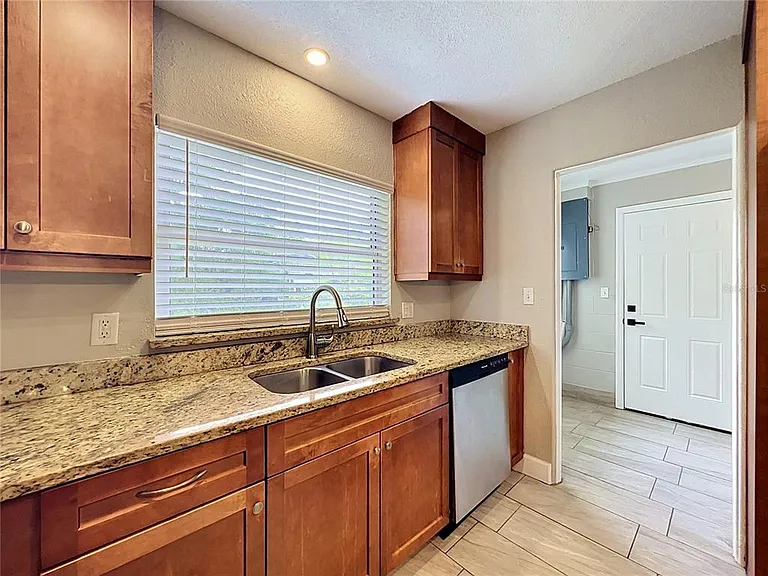 3012 Rogan Rd — Photo 10