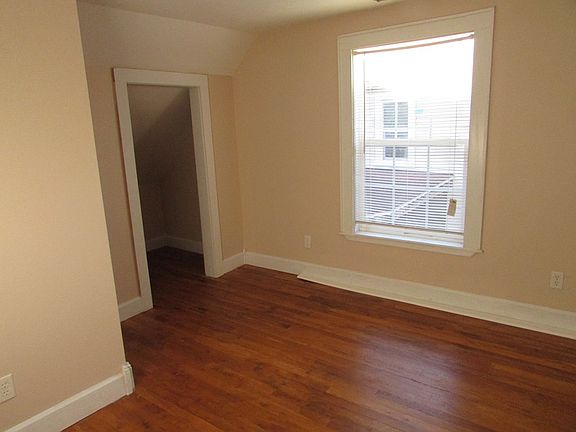 4th image of 203 Campbell St