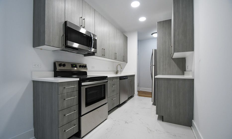 1st image of 2121 Cedar Ave APT 8E