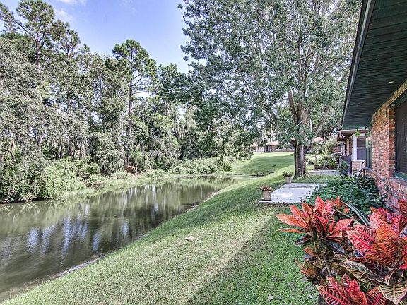 2nd image of 439 Lake Carolyn Cir