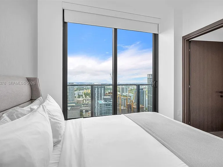 398 NE 5th St #Penthouse 4701 — Photo 22