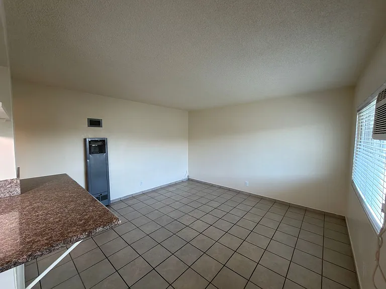11614 Bellflower Blvd — Photo 10