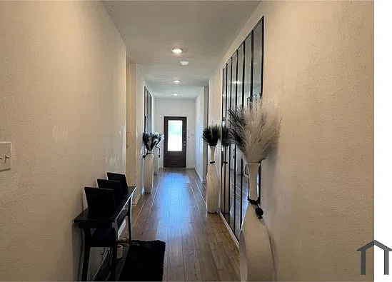 4 bed, 1900 sqft, $3,000 — Photo 2