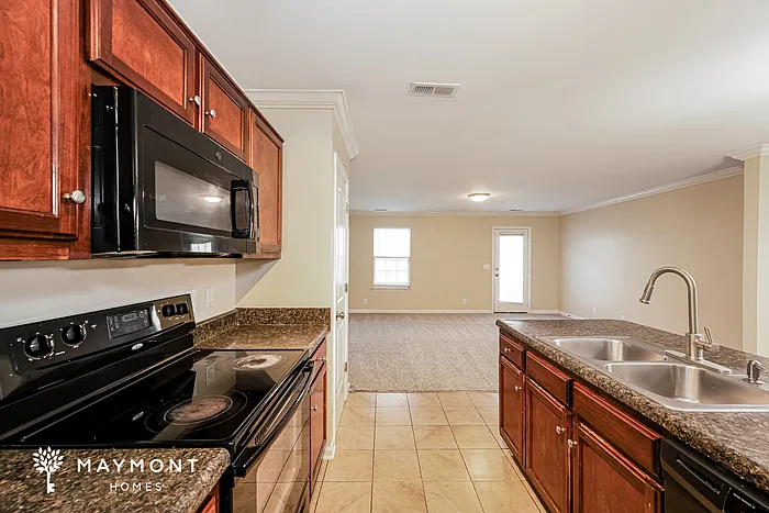 410 Wichita Dr — Photo 9