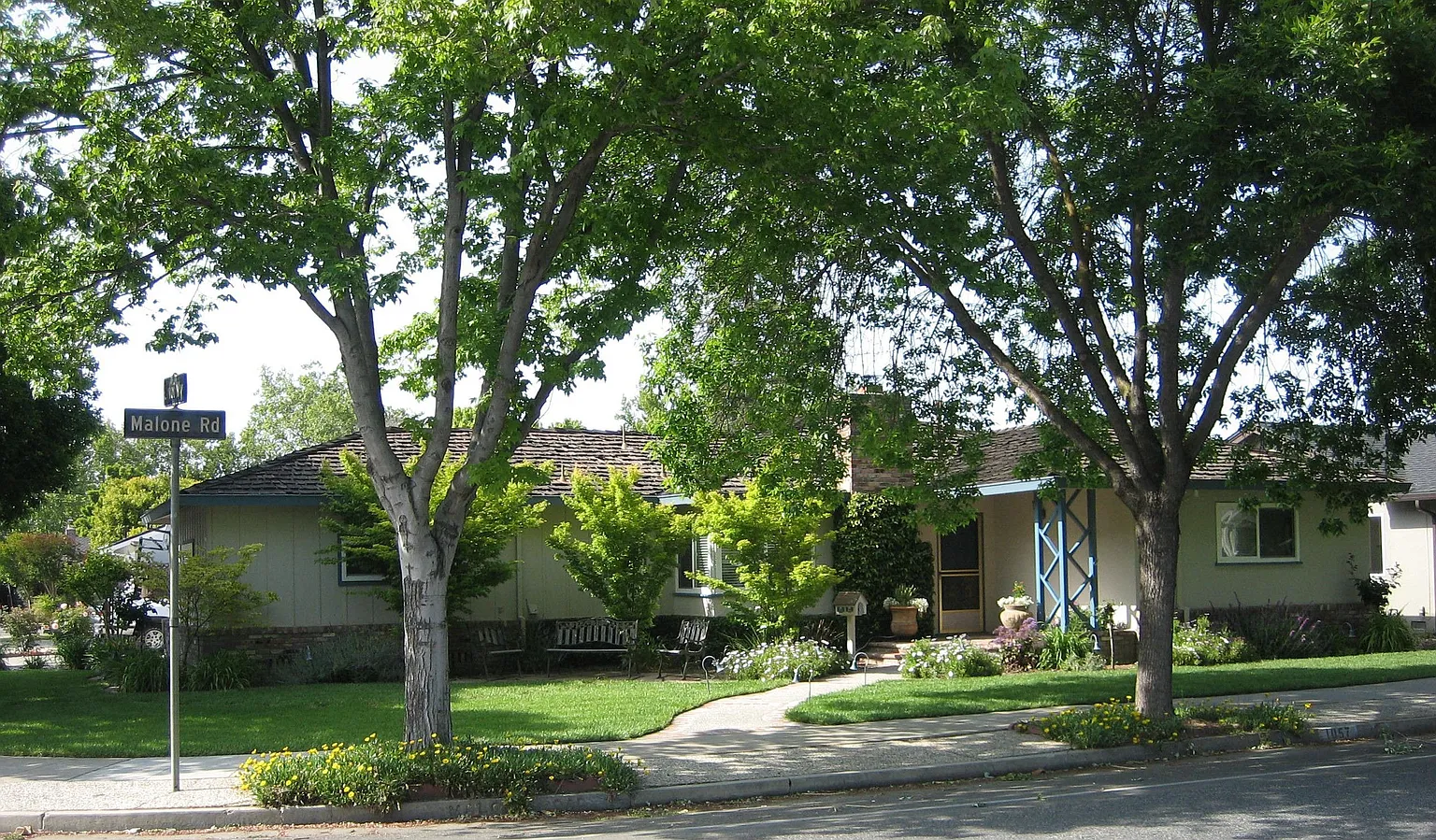 1057 Malone Rd photo 1