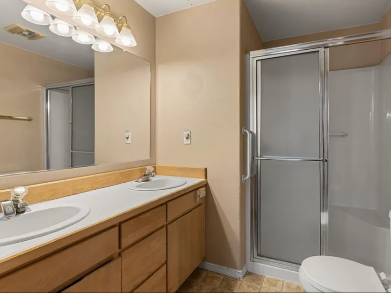 2495 NW Loma Vista Dr — Photo 9