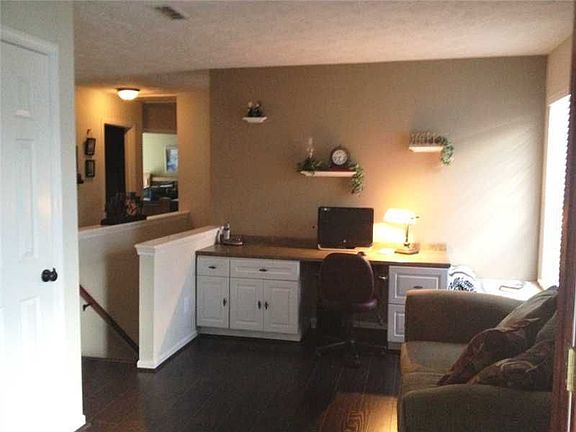 5th image of 1530 Royal Lake Dr