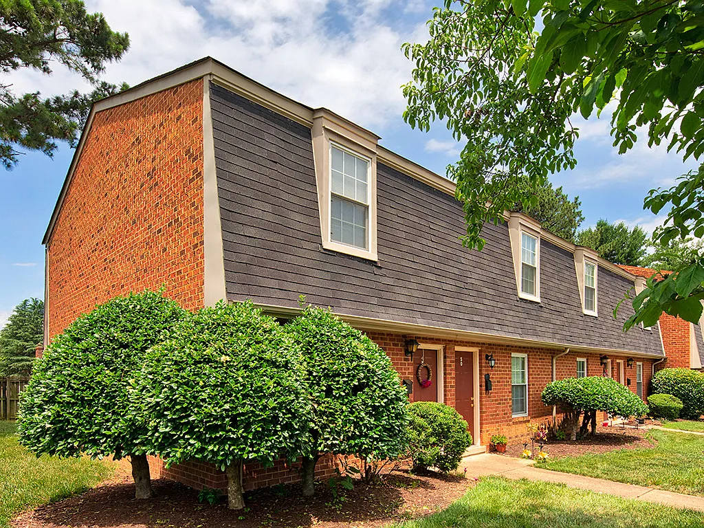 Saddlewood Apartments & Townhomes — Photo 3