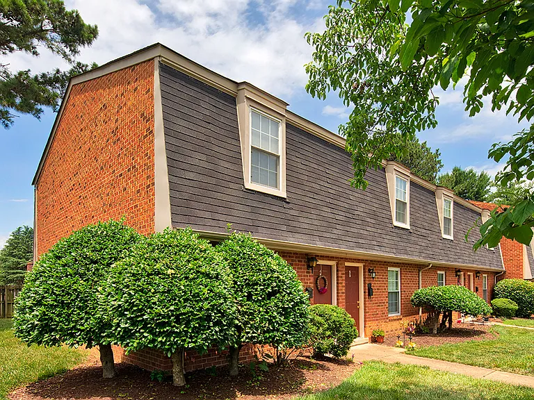 Saddlewood Apartments & Townhomes — Photo 3