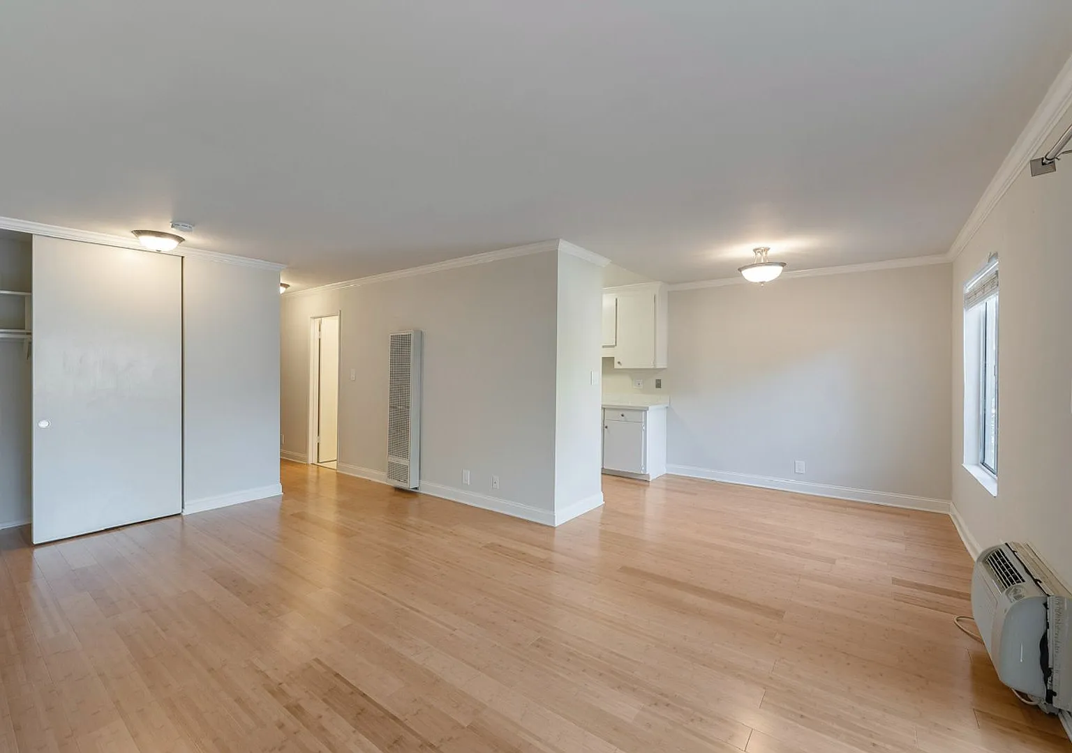 100 Devon Avenue — Photo 2