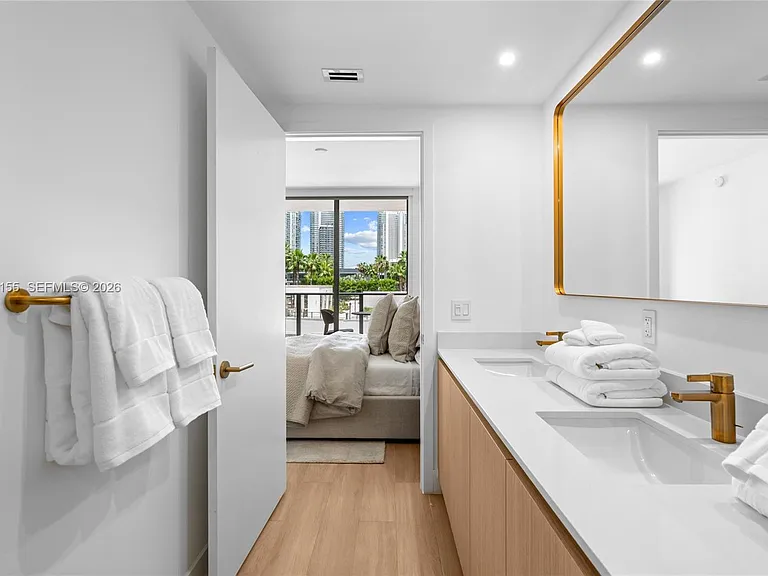 90 NE 32nd St #806 — Photo 10