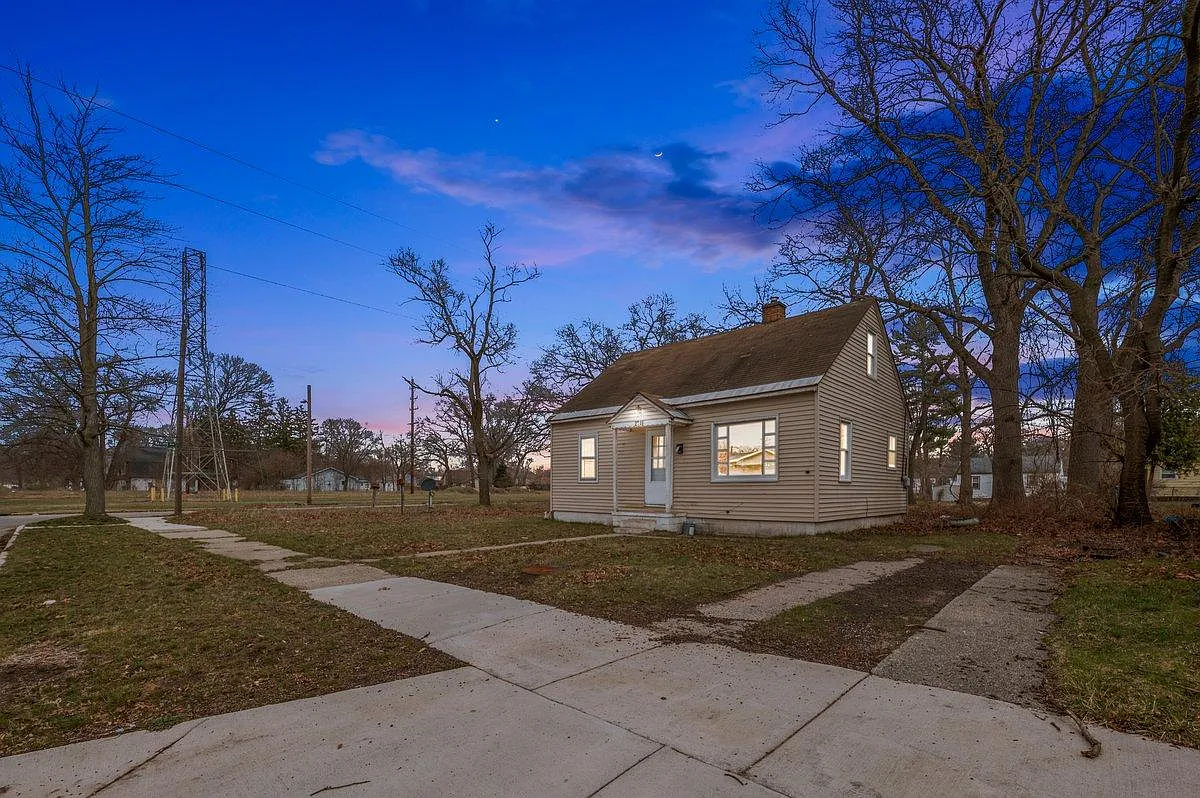 Property Photo - 2016 Reynolds St