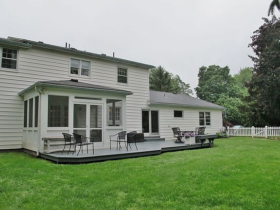 2nd image of 44 Whitecliff Dr
