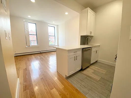 Rented by EastMount Realty LLC | media 1