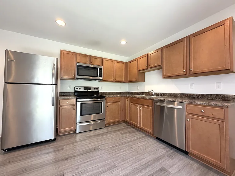 110 Aaron Pl #502 — Photo 3
