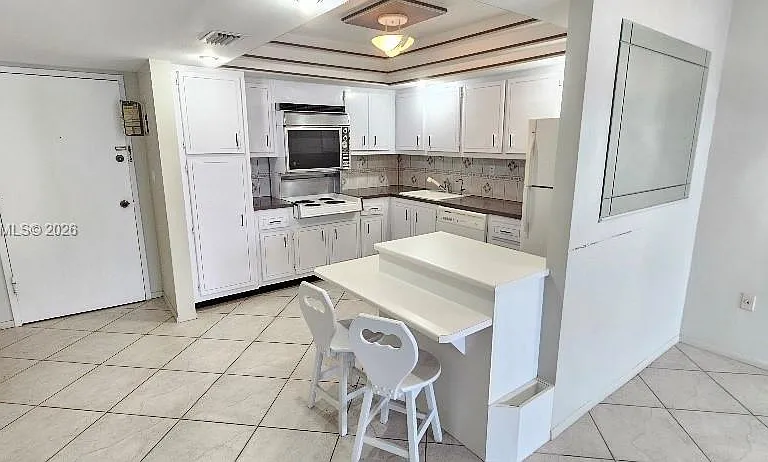 18041 Biscayne Blvd #203 — Photo 4