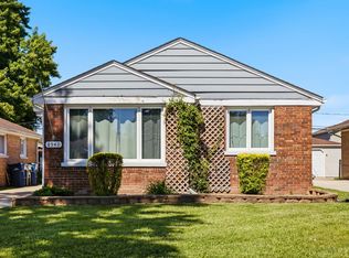 8940 S Utica Ave, Evergreen Park, IL 60805