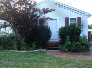 22 Wellesley Ave, Pawtucket, RI 02860