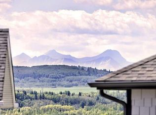 244 SW Heritage Bay, Cochrane, AB T4C0L5